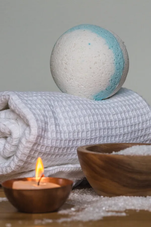 Beyaz Mavi Banyo Bombası