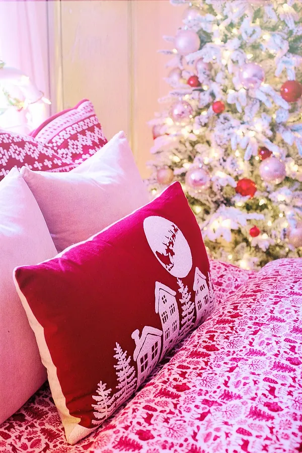 Kırmızı Noel Desenli Kırlent