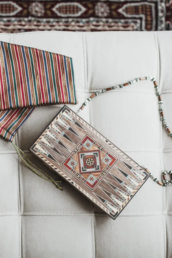 Krem Ahşap Boncuk Saplı Clutch
