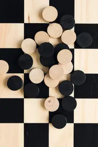 Krem Siyah Ahşap Dama Takımı