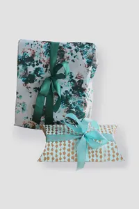 Turkuaz Çiçekli Paket Kağıdı